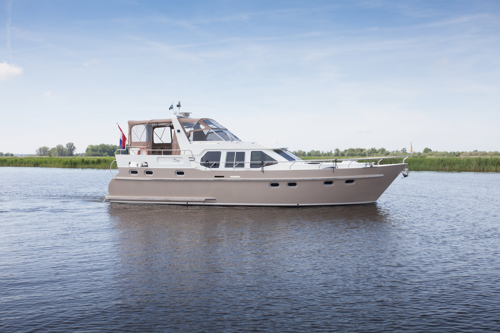 photo Kruiser Boot Nieuw motorboot kruiser diaz huren in