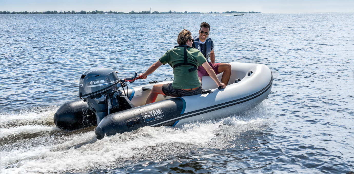 Rubberbootje + 2,5 PK motor huren